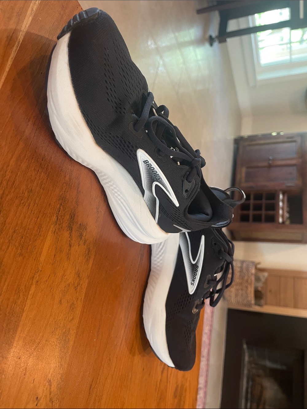 Glycerin 22 Brooks Black and White Running Shoes - Picture 6 of 14